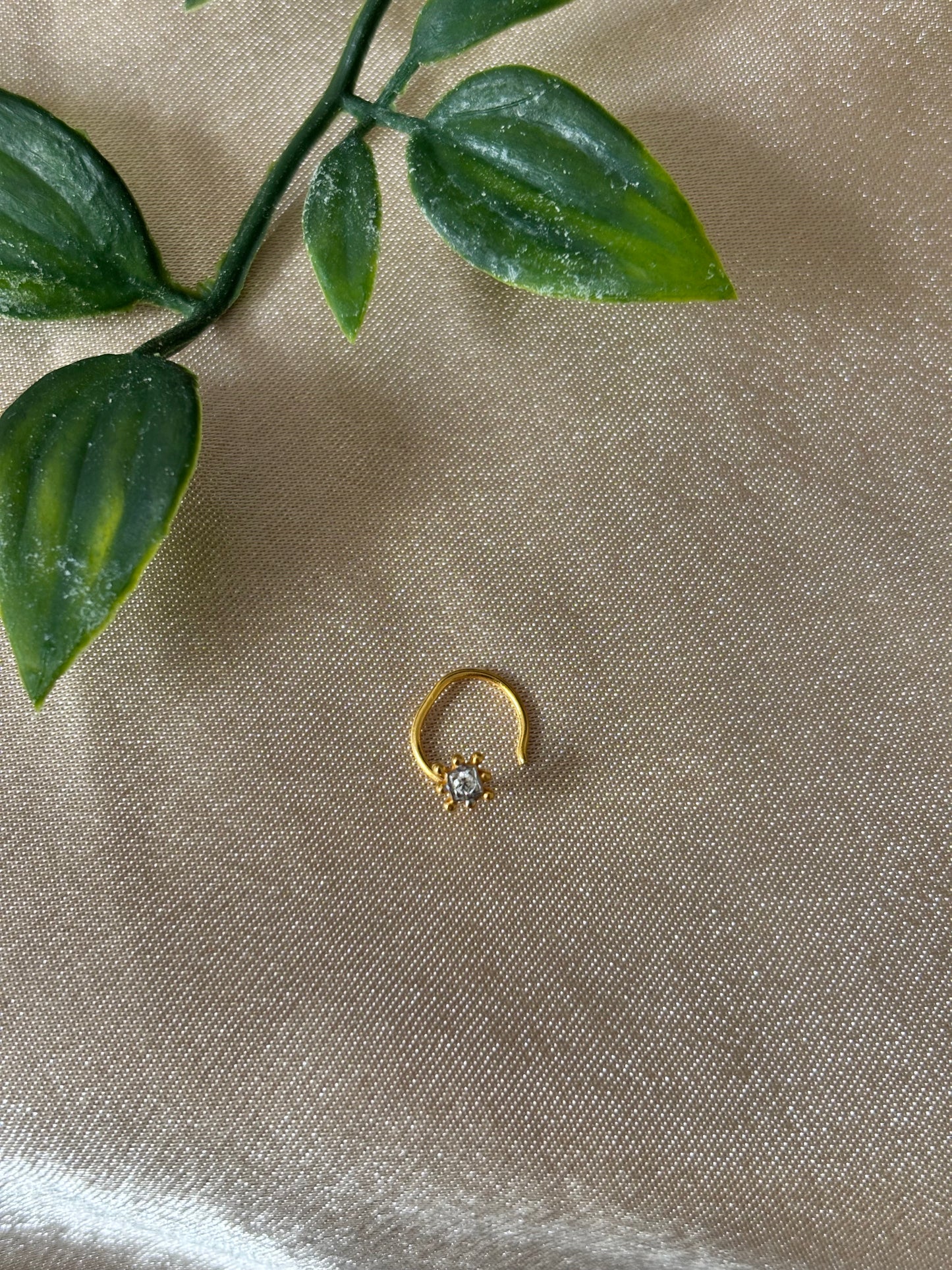18ct nose stud
