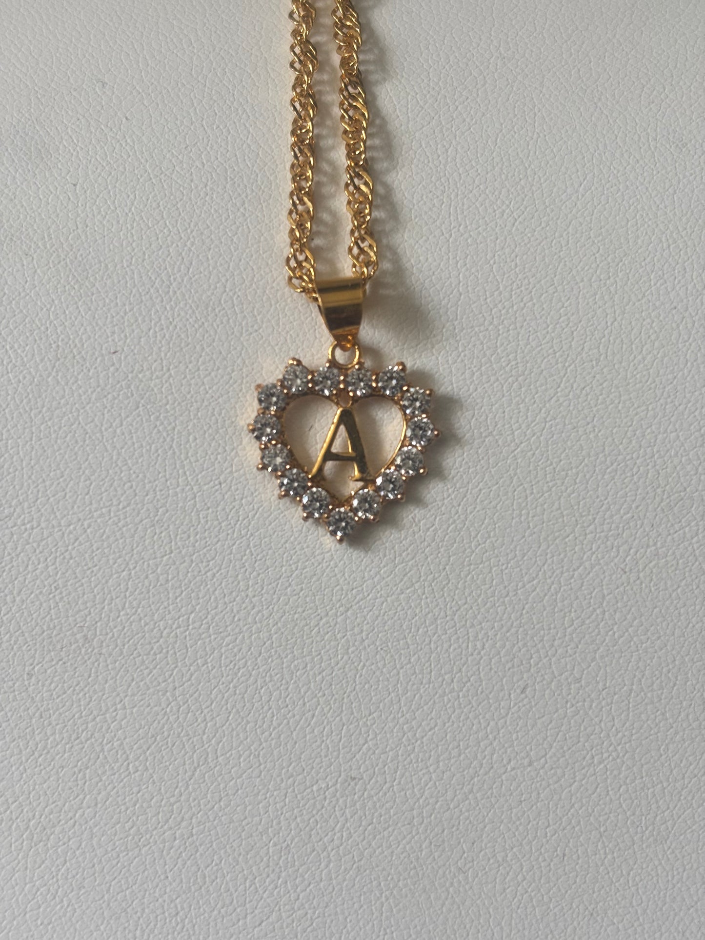 22ct gold A pendant