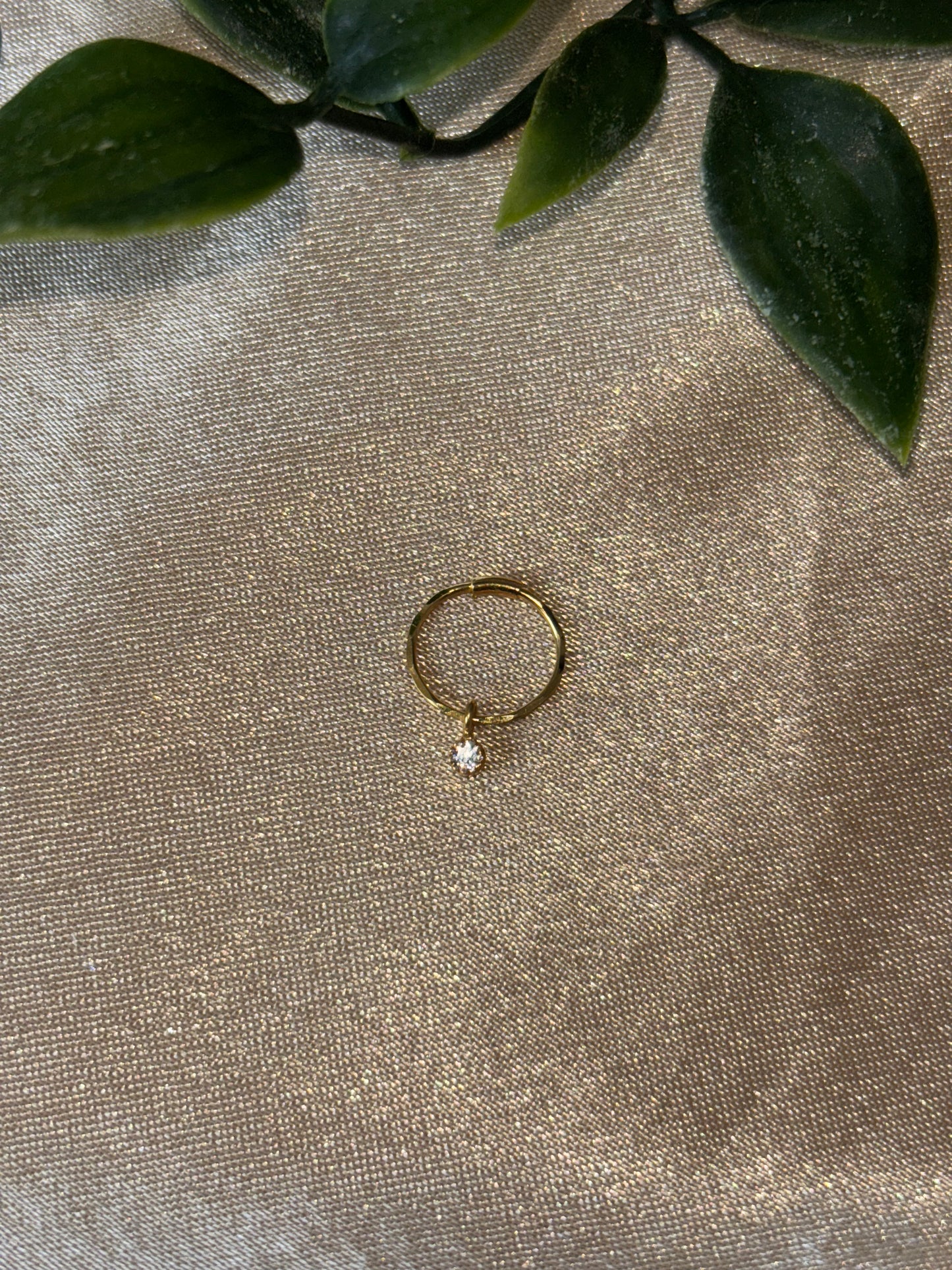 18ct gold nose ring