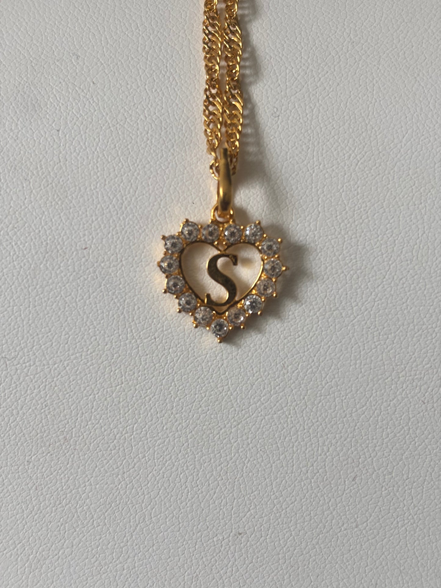 22ct gold S pendant