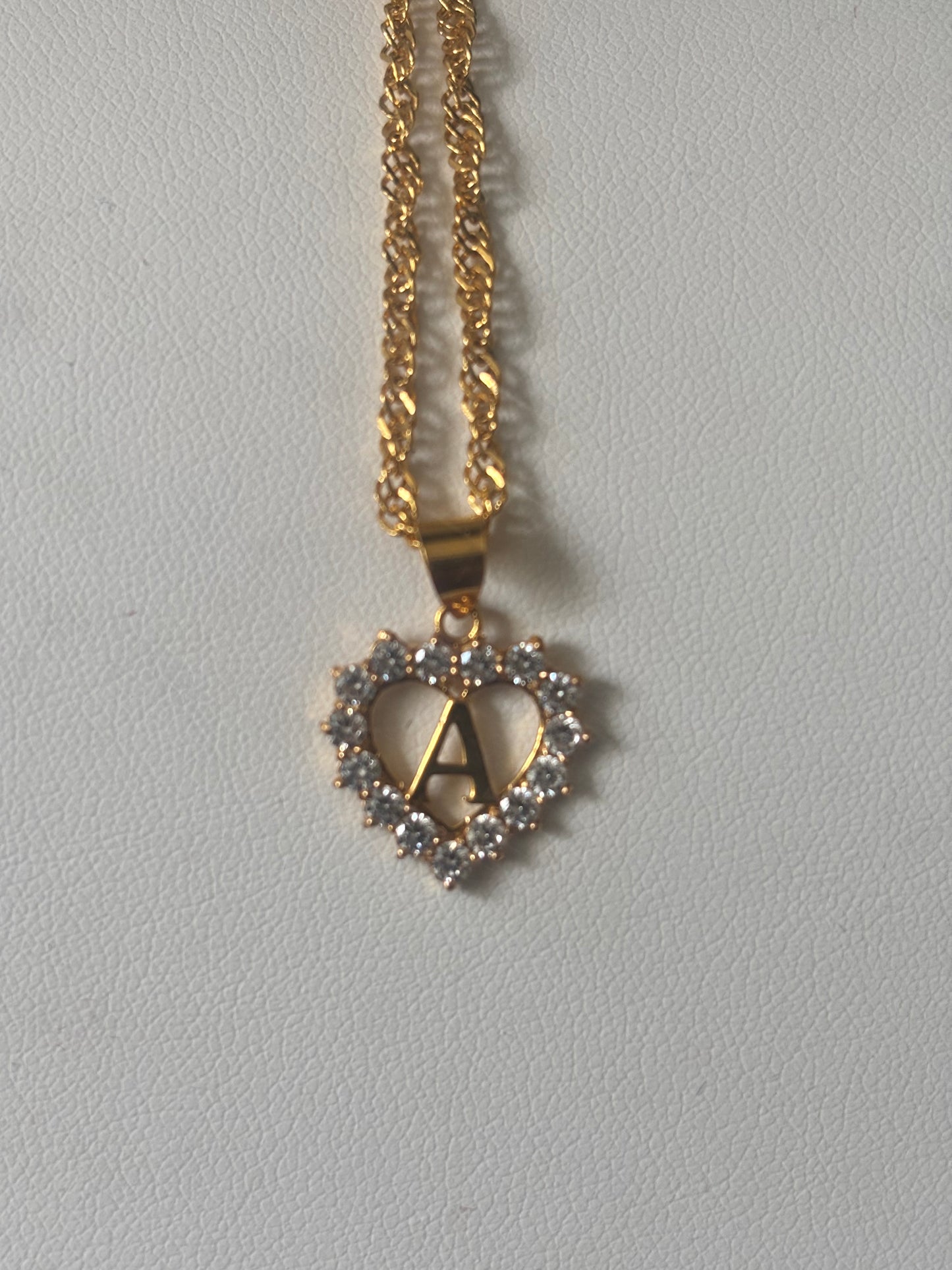 22ct gold A pendant