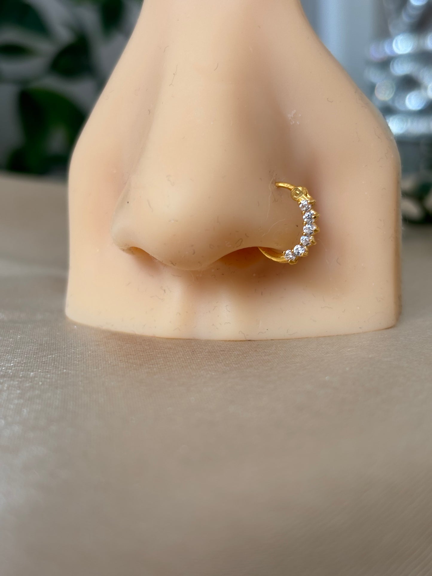 18ct gold nose ring