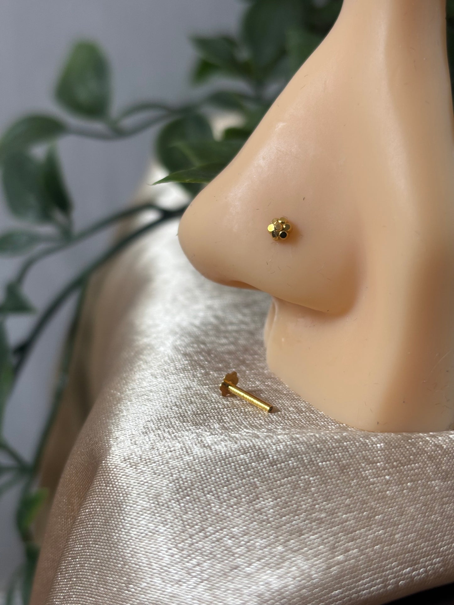 Nose stud
