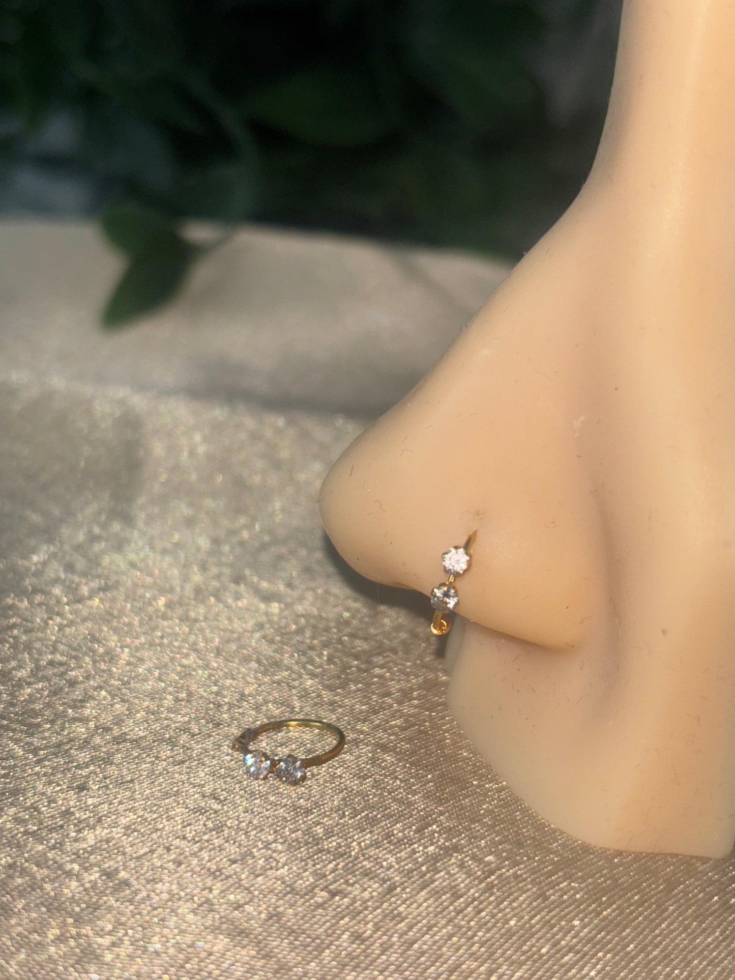 18ct gold nose ring