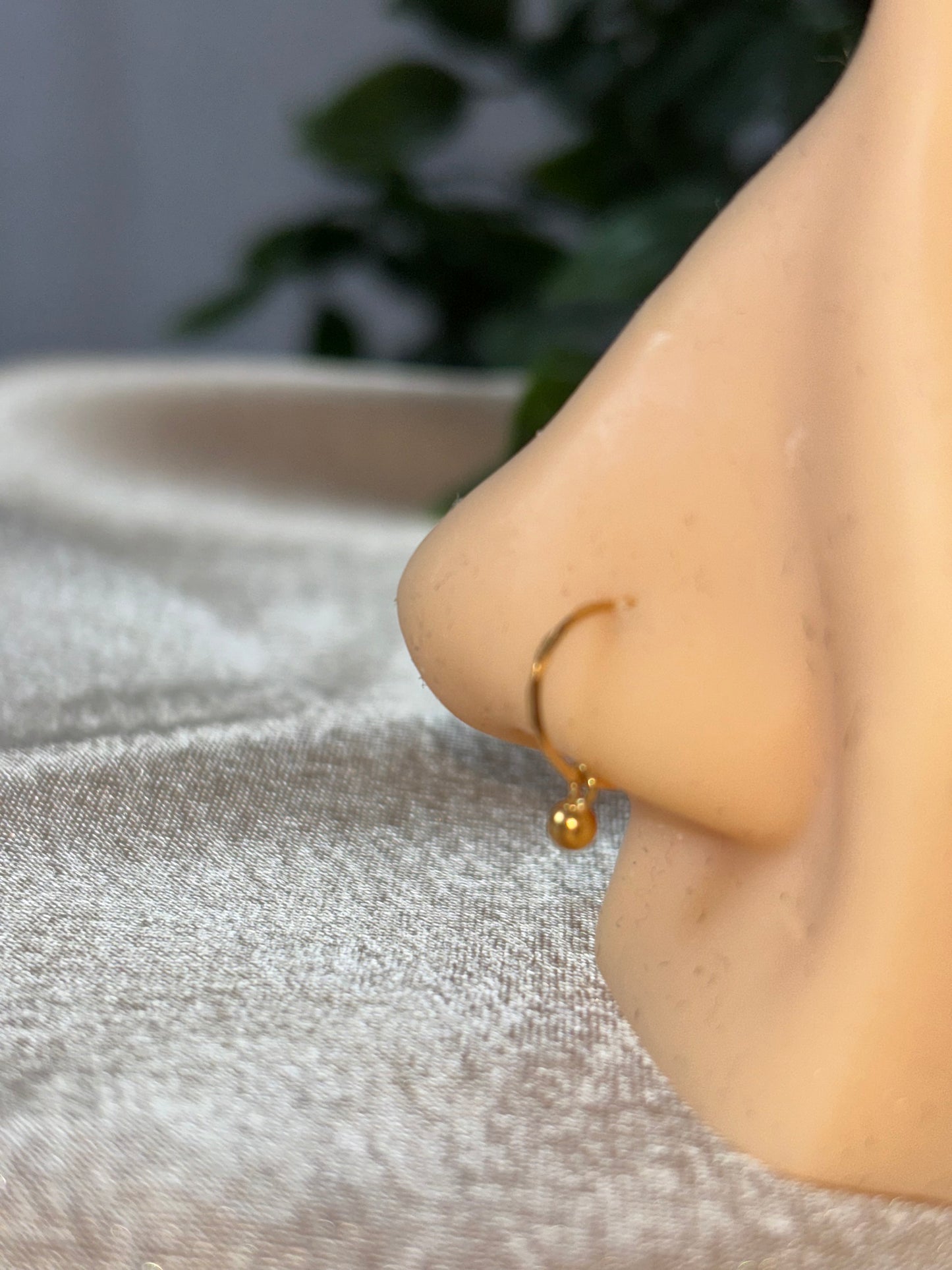 Single ball nose ring