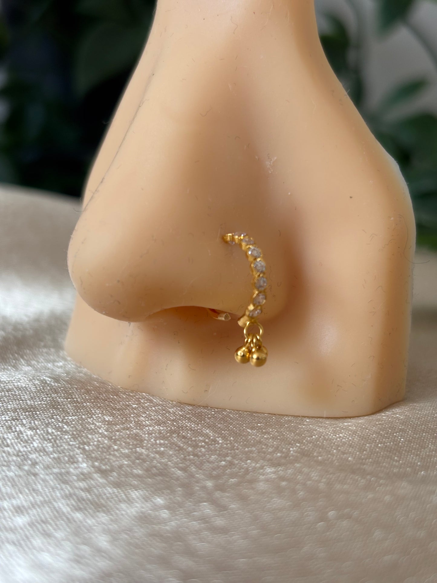 18ct gold nose ring