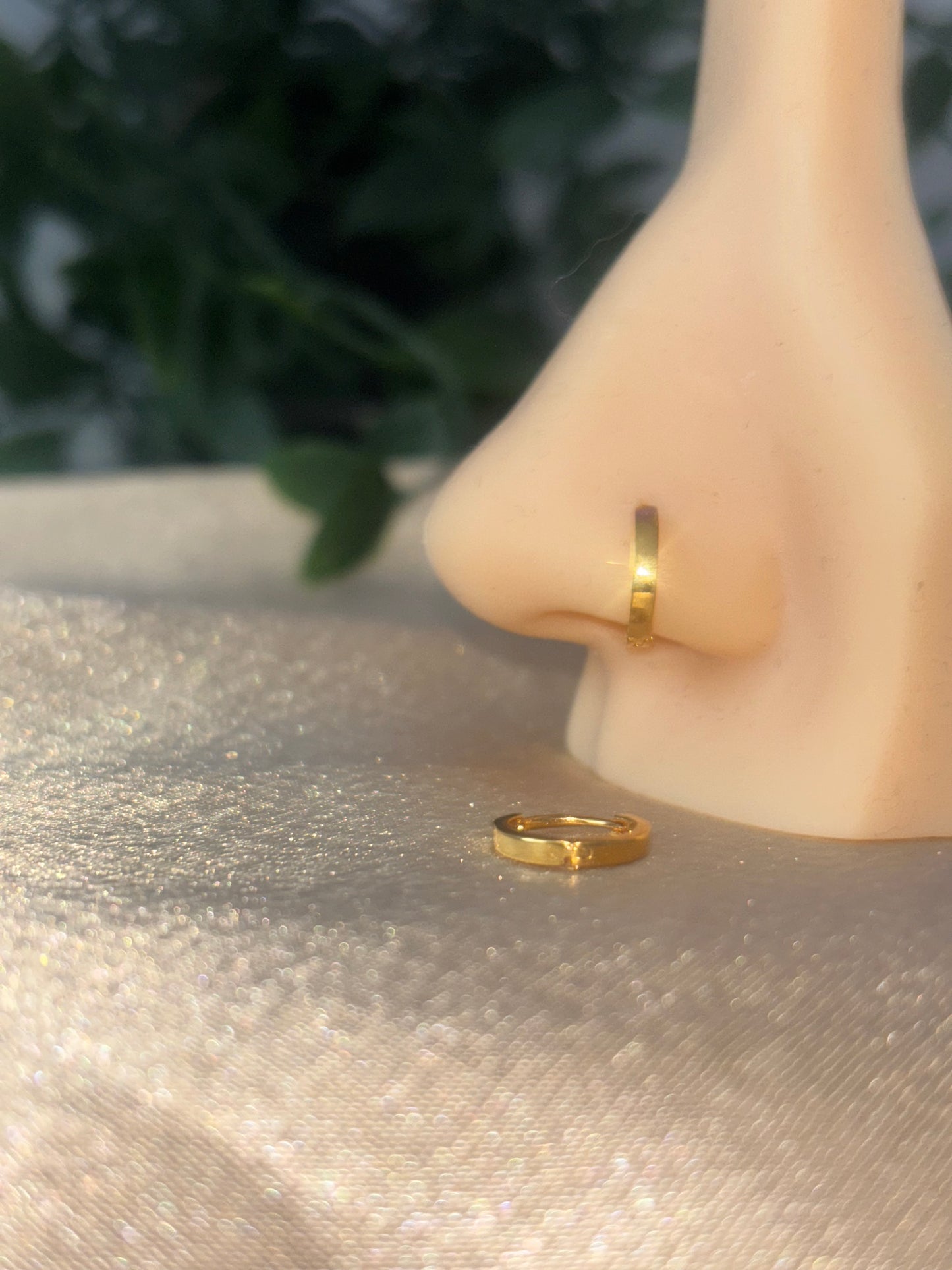 18ct gold nose ring