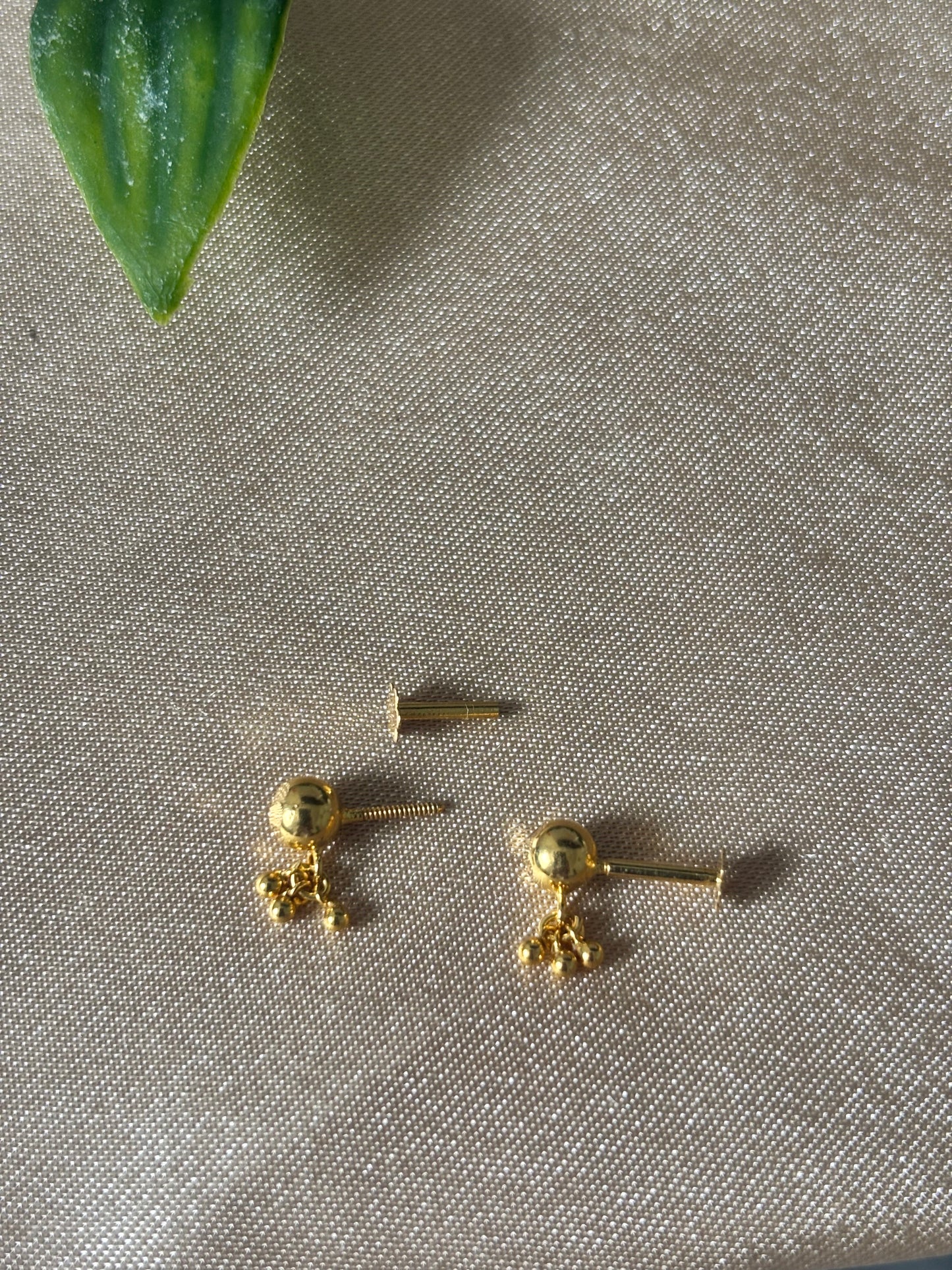 18ct gold Studs