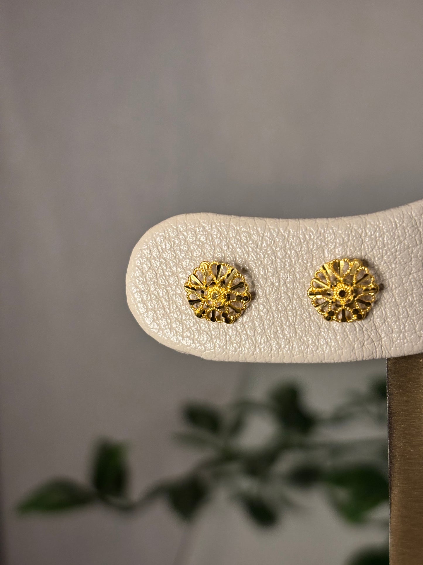 18ct gold earrings