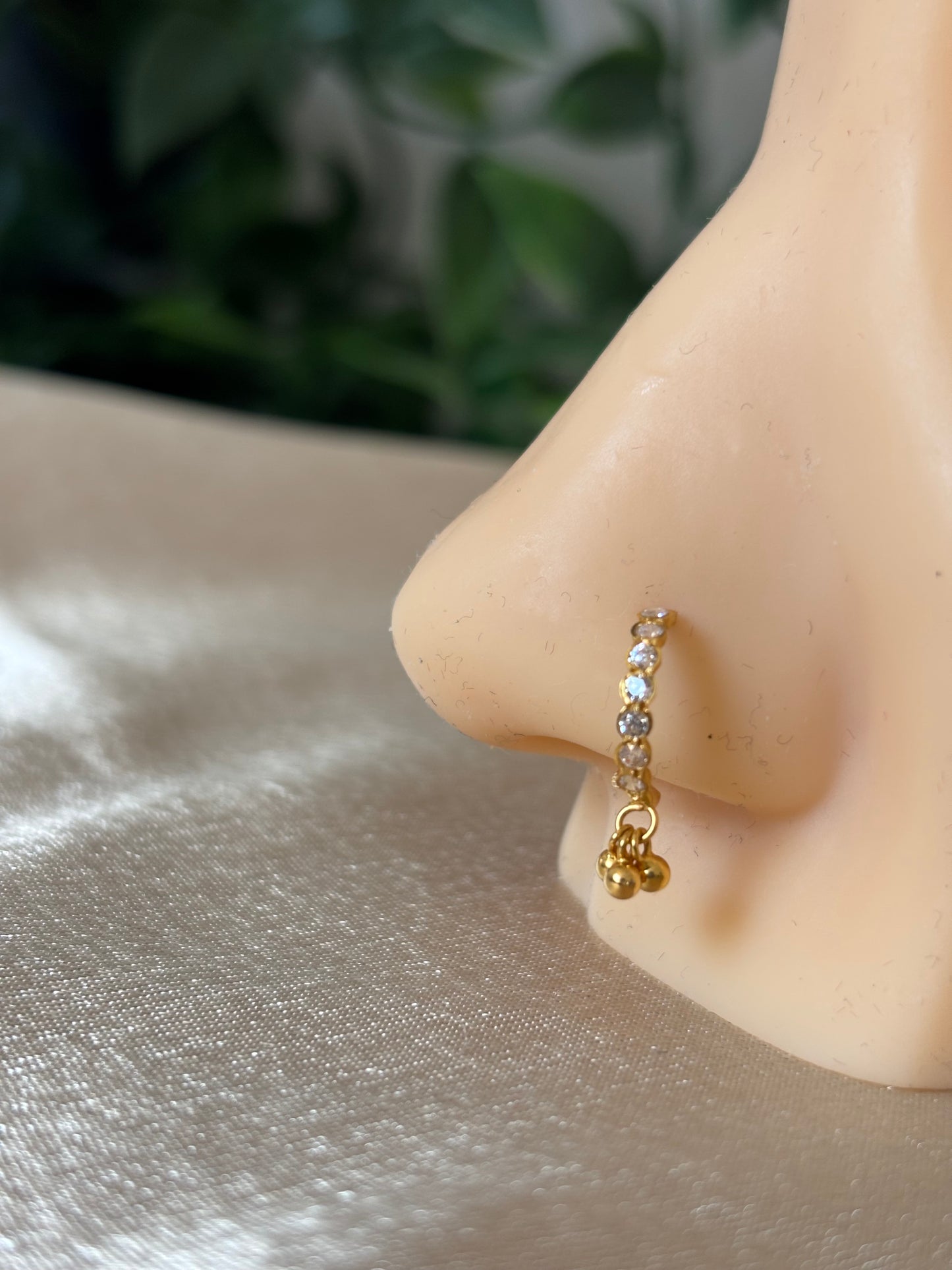 18ct gold nose ring